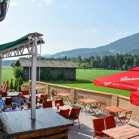 Ta Fabrika Restavracija,pizzerija In Prenocisca ゲストハウス Dravograd